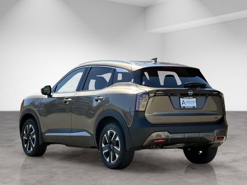 Used 2025 Nissan Kicks SR FWD image 4
