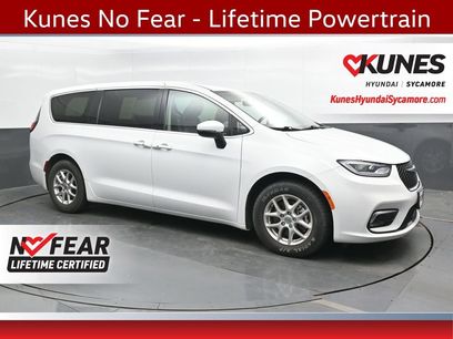 Used 2023 Chrysler Pacifica Touring-L