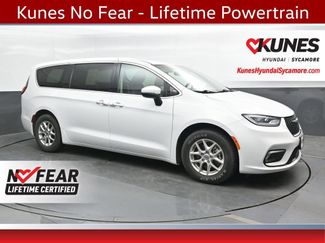 Used 2023 Chrysler Pacifica Touring-L FWD video 1