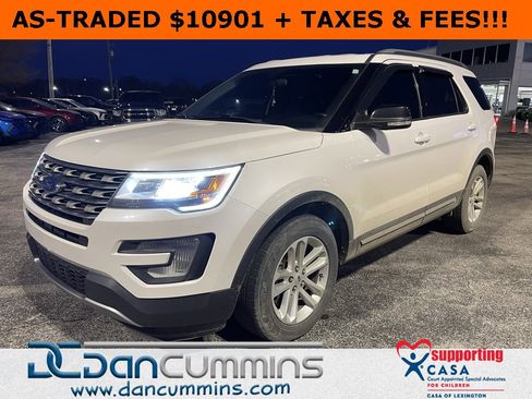 Used 2017 Ford Explorer XLT image 1