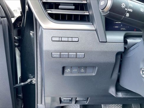 Used 2025 Lexus GX 550 w/ Cold Area Package AWD/4WD image 33