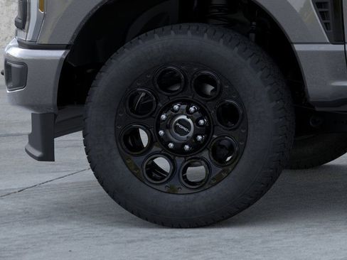 New 2025 Ford F250 Lariat w/ Black Appearance Package image 19
