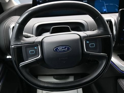 Used 2025 Ford Expedition Platinum AWD/4WD image 16