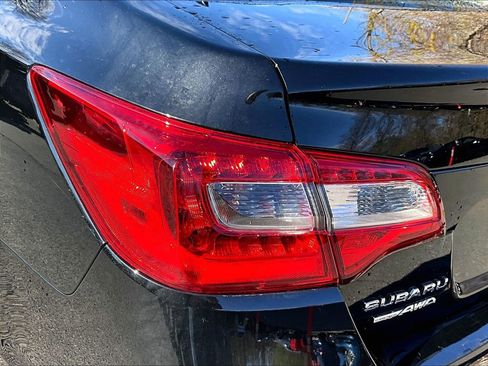 Used 2018 Subaru Legacy 2.5i Premium w/ Eyesight & BSD & Rcta & HBA AWD/4WD image 27