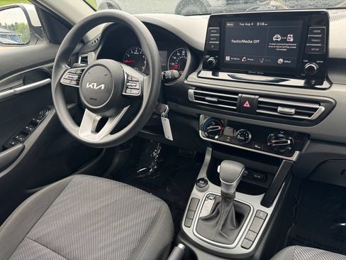 Used 2023 Kia Seltos LX AWD/4WD image 21