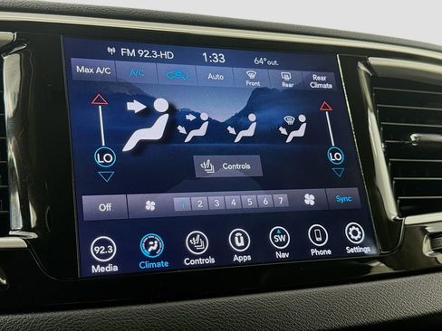 Used 2019 Chrysler Pacifica Touring-L w/ Advanced Safetytec Group image 19