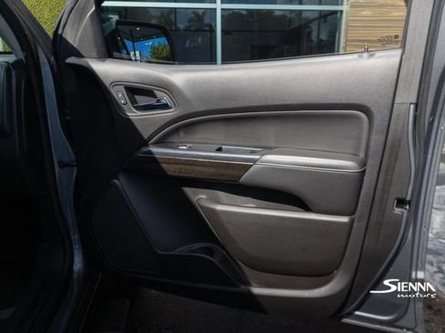 Used 2018 GMC Canyon SLE w/ SLE Convenience Package image 19