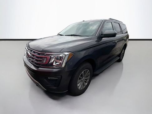 Used 2018 Ford Expedition XLT AWD/4WD image 2