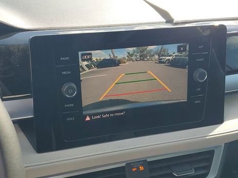 New 2026 Volkswagen Taos SE FWD image 22