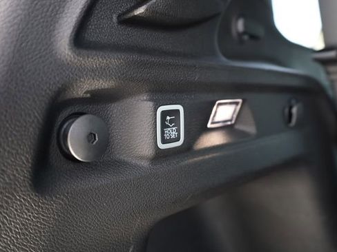 Certified 2025 Jeep Grand Cherokee L Limited w/ Black Appearance Package image 31