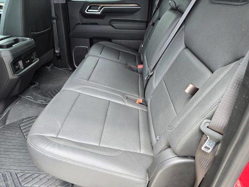 Used 2024 Chevrolet Silverado 1500 LT Trail Boss w/ LT Trail Boss Premium Package AWD/4WD image 12