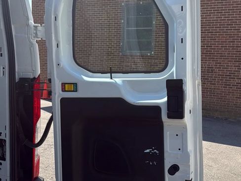 Used 2018 Ford Transit 150 130 Low Roof RWD image 18