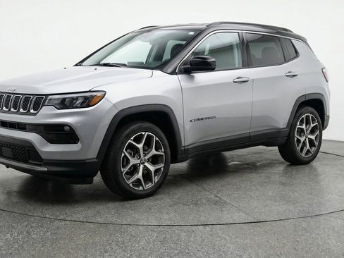 Used 2025 Jeep Compass Limited AWD/4WD image 3