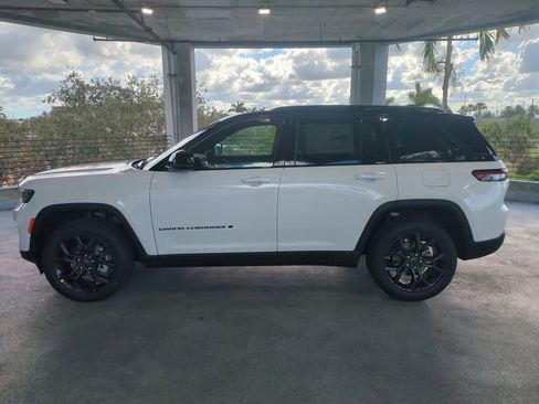 New 2025 Jeep Grand Cherokee Limited w/ Trailer Tow Package image 8