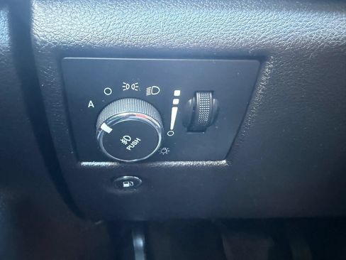Used 2017 Jeep Grand Cherokee Overland AWD/4WD image 14