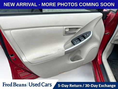 Used 2013 Toyota Prius Three w/ Solar Roof Pkg FWD image 7