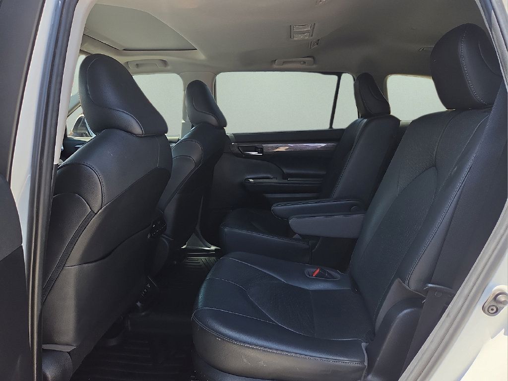 Used 2020 Toyota Highlander Limited AWD/4WD image 14
