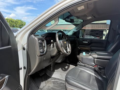 Used 2020 Chevrolet Silverado 2500 LT w/ Texas Edition AWD/4WD image 15