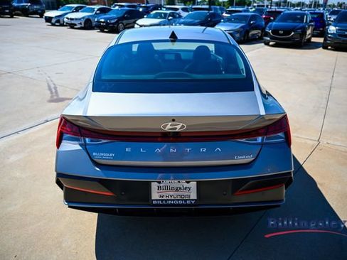 Used 2024 Hyundai Elantra Limited FWD image 4