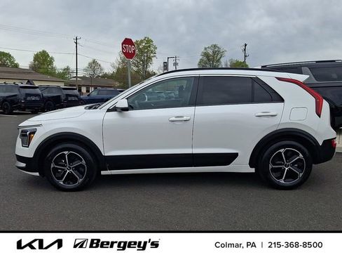 Certified 2024 Kia Niro LX FWD image 9
