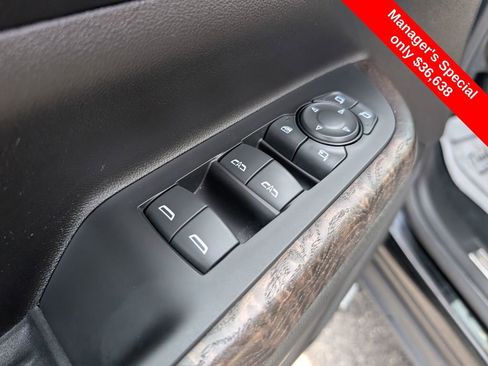 Used 2023 GMC Acadia Denali w/ Denali Ultimate Package AWD/4WD image 15
