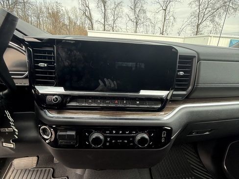 Used 2023 Chevrolet Silverado 1500 LT image 12