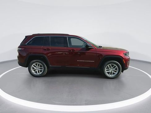 New 2026 Jeep Grand Cherokee Laredo AWD/4WD image 9