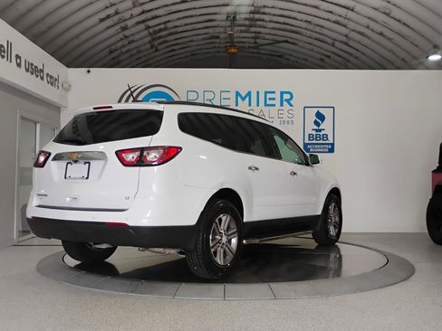Used 2017 Chevrolet Traverse LT FWD image 18
