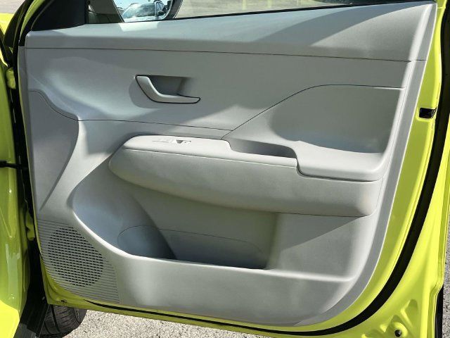 Used 2025 Hyundai Kona SEL AWD/4WD image 25