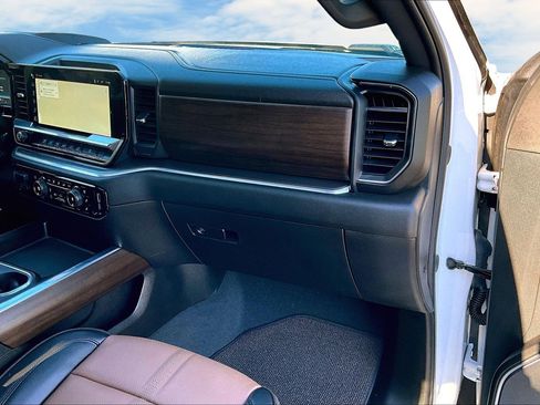 Certified 2024 Chevrolet Silverado 3500 High Country w/ High Country Premium Package image 18