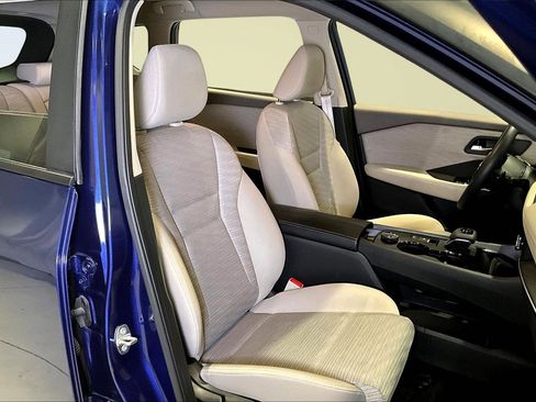 Used 2023 Nissan Rogue SV image 28