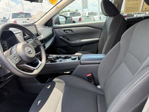 Used 2024 Nissan Rogue S AWD/4WD image 4
