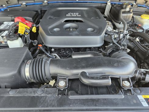 Used 2021 Jeep Wrangler Unlimited Sahara AWD/4WD image 29