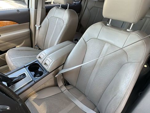 Used 2011 Lincoln MKX 2WD w/ Wood Pkg image 22