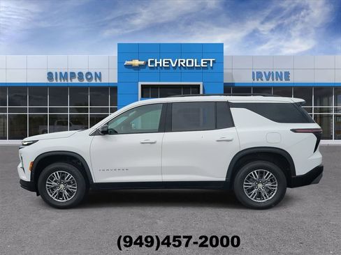 Used 2025 Chevrolet Traverse LT w/ Enhanced Driving Package image 5