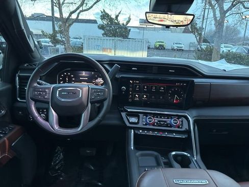 Used 2024 GMC Sierra 2500 Denali Ultimate image 31