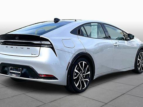 Used 2026 Toyota Prius Plug-In Hybrid image 12