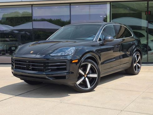 Certified 2026 Porsche Cayenne AWD/4WD image 1
