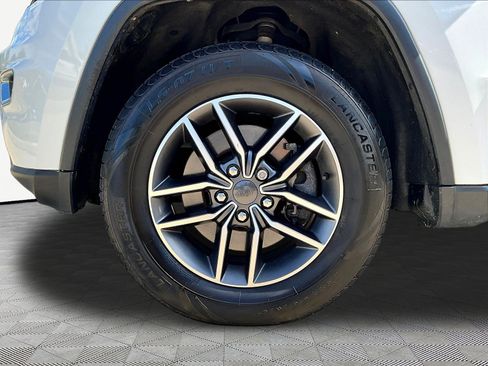 Used 2022 Jeep Grand Cherokee Limited AWD/4WD image 34