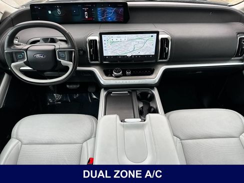 Used 2025 Ford Expedition Max Platinum w/ Driver's Package AWD/4WD image 18