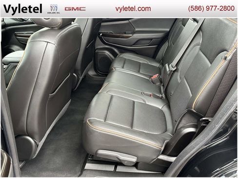 Used 2023 GMC Acadia AT4 w/ Technology Package image 11