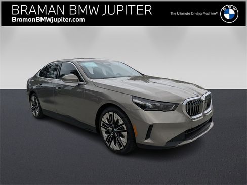 Used 2026 BMW i5 eDrive40 image 1