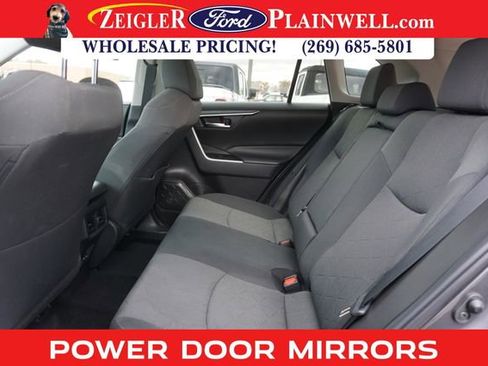 Used 2022 Toyota RAV4 XLE image 12