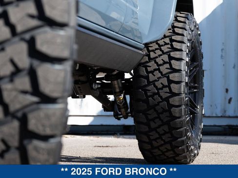 New 2025 Ford Bronco Badlands AWD/4WD image 32