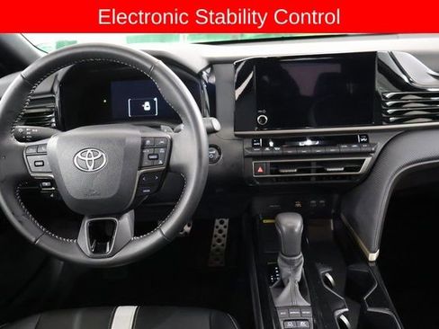 Used 2025 Toyota Camry SE image 15