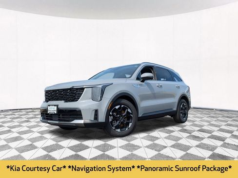 Used 2025 Kia Sorento S w/ Panoramic Sunroof Package FWD image 2