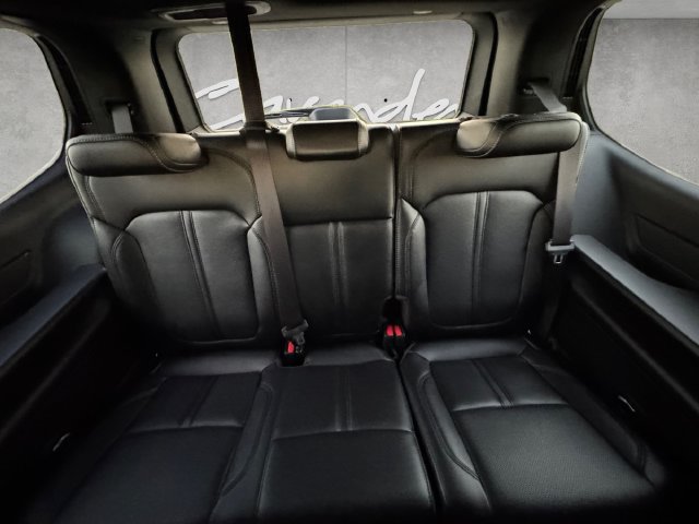 Used 2025 Jeep Wagoneer 4WD image 22