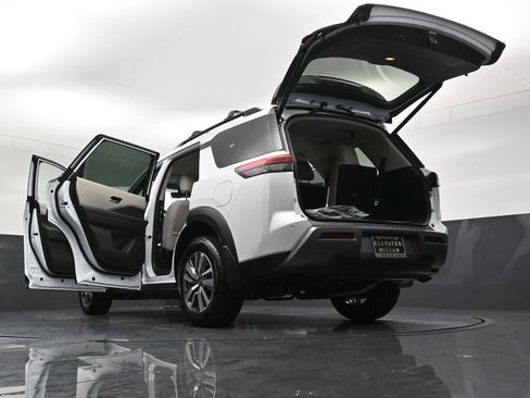 New 2026 Nissan Pathfinder SL AWD/4WD image 39
