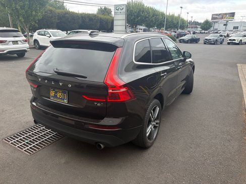 Used 2020 Volvo XC60 T6 Momentum w/ Protection Package AWD/4WD image 9