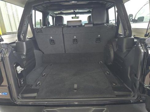 Used 2022 Jeep Wrangler Unlimited Sahara w/ Cold Weather Group image 8